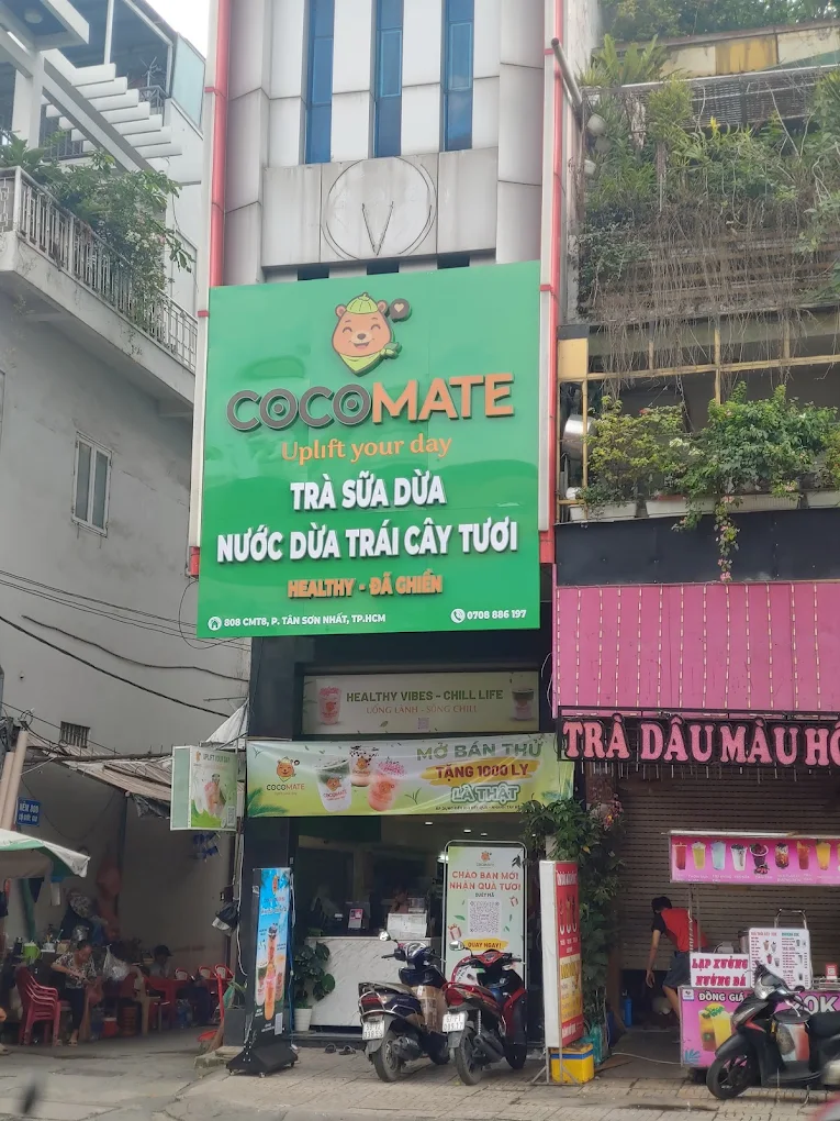 Cửa hàng Cách Mạng Tháng Tám